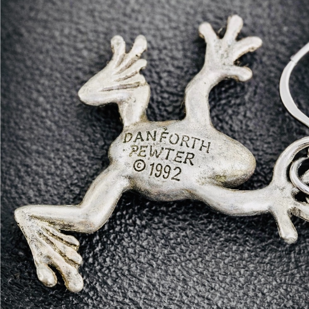 Danforth Pewter Frog Earrings 1992 Vintage Vermont Handmade Cottagecore Dangle - Picture 3 of 7